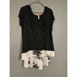 Xhilaration  Black And White Floral High Low Short Sleeve Top XL Photo 1