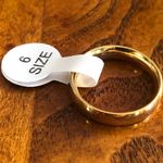 Ladies 18kt solid yellow gold 4mm classic dome wedding band NWT 6 Photo 4