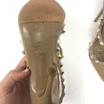 Valentino Garavani Rockstud Pumps – Beige Patent Leather, Size 39 (US 9) Photo 10