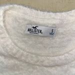 Hollister Sweater Photo 1