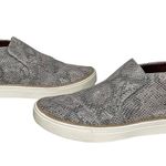 Toms Women’s Paxton Slip on Snake Patterned Mid Ankle Sneaker size 9 Photo 5