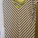 EUC Black white V stripes with Kelly Green double V top Size M Photo 0