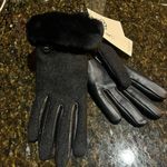 UGG Gloves Photo 0