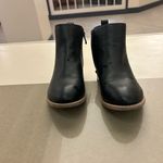 Jeossy Milan ankle boots! Size 8 1/2. Great shape!! Good looking!! Black Photo 4