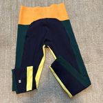 Sweaty Betty  Power 7/8 length navy/ green color block leggings sz 4-6 Photo 3