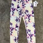Jessica Simpson  Cloudy Tie-Dye Contender Leggings Photo 4