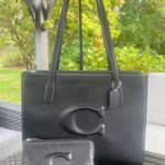 Coach  Nina tote with matching wristlet Photo 0