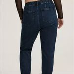 Torrid Weekend Boyfriend Midrise Jeans in Basin Wash Size 1R Photo 3