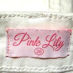 Pink Lily  5 Pocket Raw Hem Mid Rise Shorts White Size 28 / Medium Photo 4