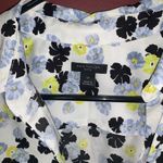 Ann Taylor  Floral‎ Top | Petite large Photo 2