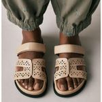 NEW Bibi Lou Cutout Slide Sandals Tan Size 6.5 Photo 2