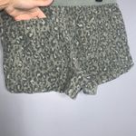 Maurice's Olive Leopard Weekender 3.5in Short Drawstring Waist Pockets M Photo 6