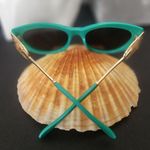 Oval Cateye Green and Gold Fashion Sunglasses Photo 2