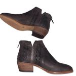 Vince Camuto NEW  Gray Leather Patellen Booties Ankle Boots Shoes size 7.5 38 Photo 7