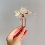 Elegant Gold Magnolia Hair Comb with Faux Pearls – Vintage Style Floral Hairpin Photo 1
