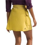 The North Face spring peak hiking skort skirt pockets yellow NWT SZ MEDIUM Photo 1