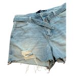 Hollister High Rise Mom Shorts 3" blue denim with belt and buckle size 11 Photo 3