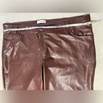 Abercrombie & Fitch Curve Love Criss-Cross Waist
Vegan Leather 90s Straight 22 Photo 8