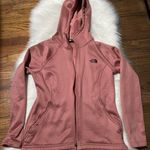 The North Face Women's Sweatshirt Crewneck Everyday... Photo 2