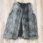 Boutique style Faux fur vest sz Medium Photo 3