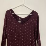 Maurice's  24/7 Patterned Tee Lattice V-Neckline Burgundy Maroon Red 3/4 Sleeve M Photo 3
