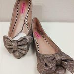 Betsey Johnson Betsey-Johnson Cindi Pointed Toe Flat, Champagne Glitter Size 8 Photo 0