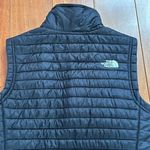The North Face  Lightweight black Puffer Vest Size S Photo 3