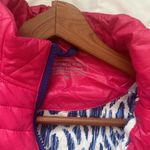 Vineyard Vines  Women's Puffer Vest Rhododendron Pink, Size M Photo 2