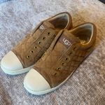 UGG  sneakers  Photo 2