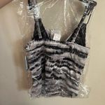 Shapesolver Tiger Sunrise 14 cross over tankini top Black Photo 4