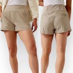 Athleta  Women's Trekkie North Short Size 22 Beige‎ Elastic Waist Outdoor Active Photo 1