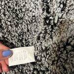 Thread and Supply  Sherpa Vest Size Large Photo 1