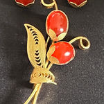 Vintage Austria set EUC goldtone & glass filigree floral brooch w/ clip earrings Red Photo 0