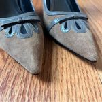 Bandolino  Suede Heel Pointy Toe size 8.5 Photo 3