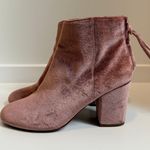 Steve Madden CynthiaV Pink Velvet Ankle Booties Block Heel Chic 7.5M Photo 2