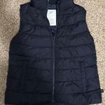 Gap  womens puffer vest Photo 0