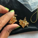 Amber Sceats  | Reese earring in gold Photo 6