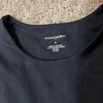 Banana Republic Ladies  athletic crop top NWT. Photo 1