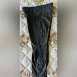 Athleta Gray and Blue Athletic Capri Leggings
Women size Small yoga Pilates Photo 6