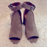 Universal Threads Universal Thread heels NWT Photo 1