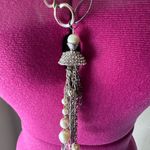 Elegant Silver and Pearl Necklace Photo 1