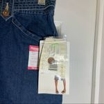 White Stag NWT  Medium Wash Relaxed Fit Capris size 8 Photo 4