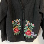 Vintage floral embroidered sweater cardigan • grandma’s favorite • flower garden Size L Photo 2