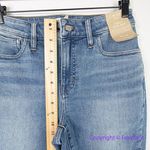 Madewell New!  Curvy Kick Out Crop Jean oneida wash,‎ size 28 Photo 4