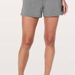 Lululemon Every moment Short 3.5” Photo 8
