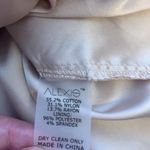 Alexis  Fernanda lace off the shoulder top Photo 4