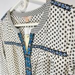 Skies Are Blue : Box 007: Photo 1