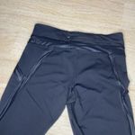 Lululemon  Black Chase Me Crop 2 Leggings Sz 6 Low Rise Stretch Athleisure Glossy Photo 6