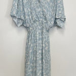 Doe & Rae  Light Blue & White Casual Fitted Waist Slouchy‎ Sleeves Dress - Size S Photo 0