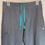 FIGS  Yola Skinny Technical Collection Scrub Pants in Graphite Gray Size Medium Photo 3